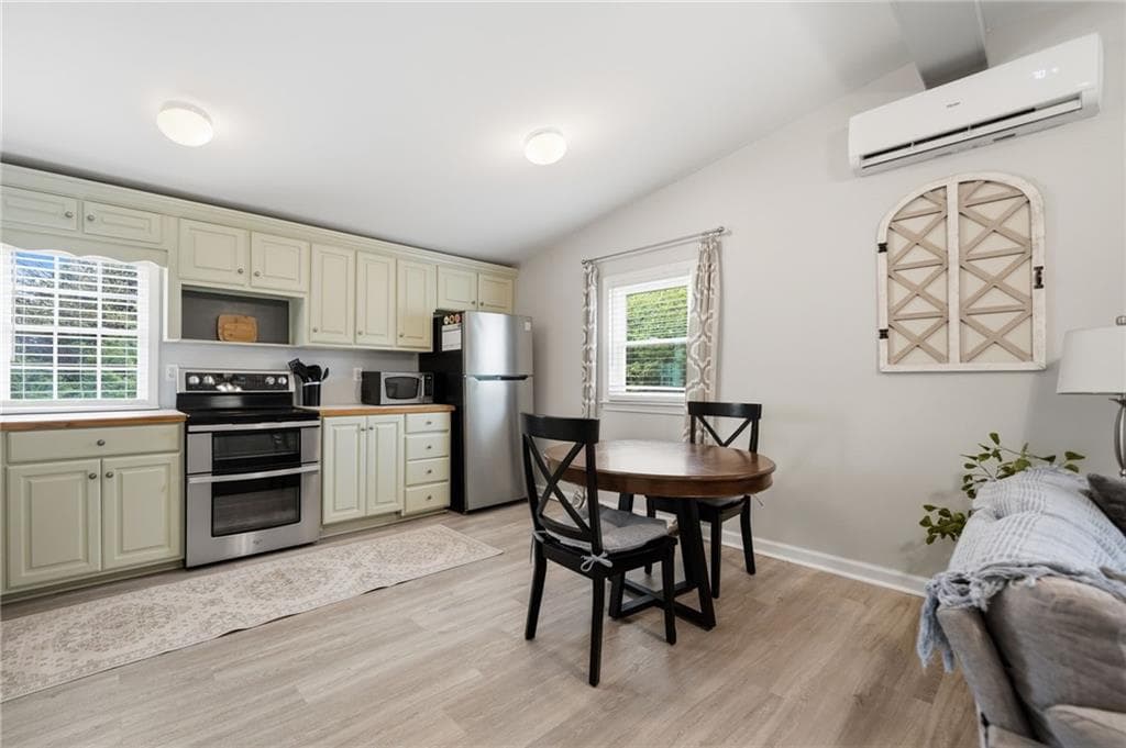 1 bedroom, 1 bathroom single family residence for rent at 1817 Hardman Lane, Woodstock, GA 30188 for $2,100 a month — photo 5