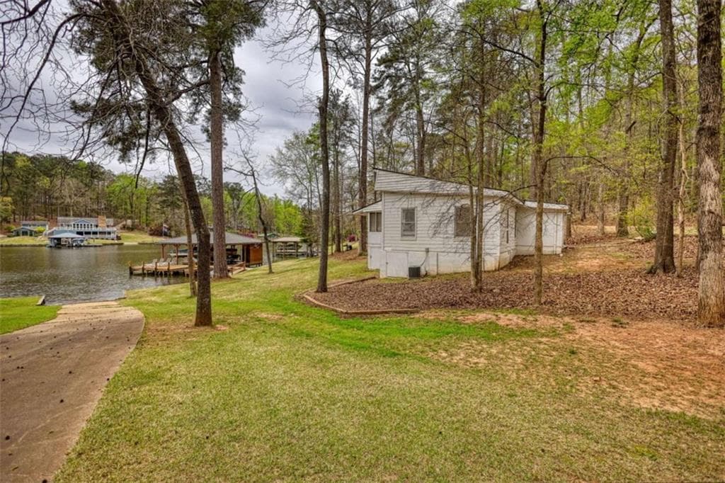 2 bedroom, 1 bathroom, 1,050 sq ft single family residence for sale at 1697 County Line Ext, Mansfield, GA 30055 — photo 8