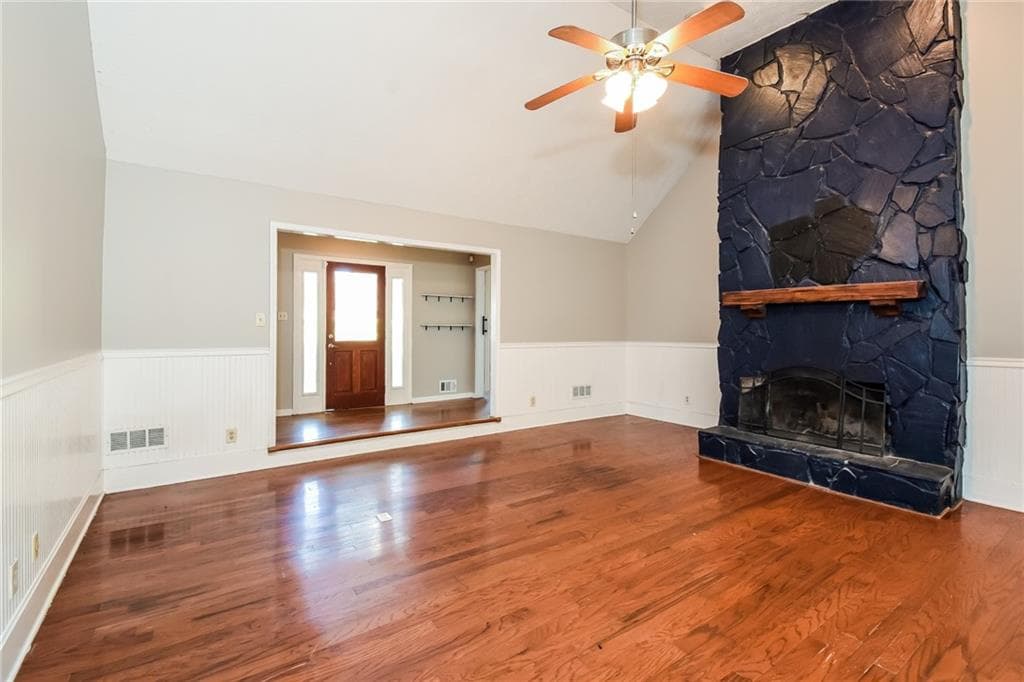 4 bedroom, 2 bathroom, 2,422 sq ft single family residence under contract at 3305 Kelly Glen Court, Dacula, GA 30019 — photo 5