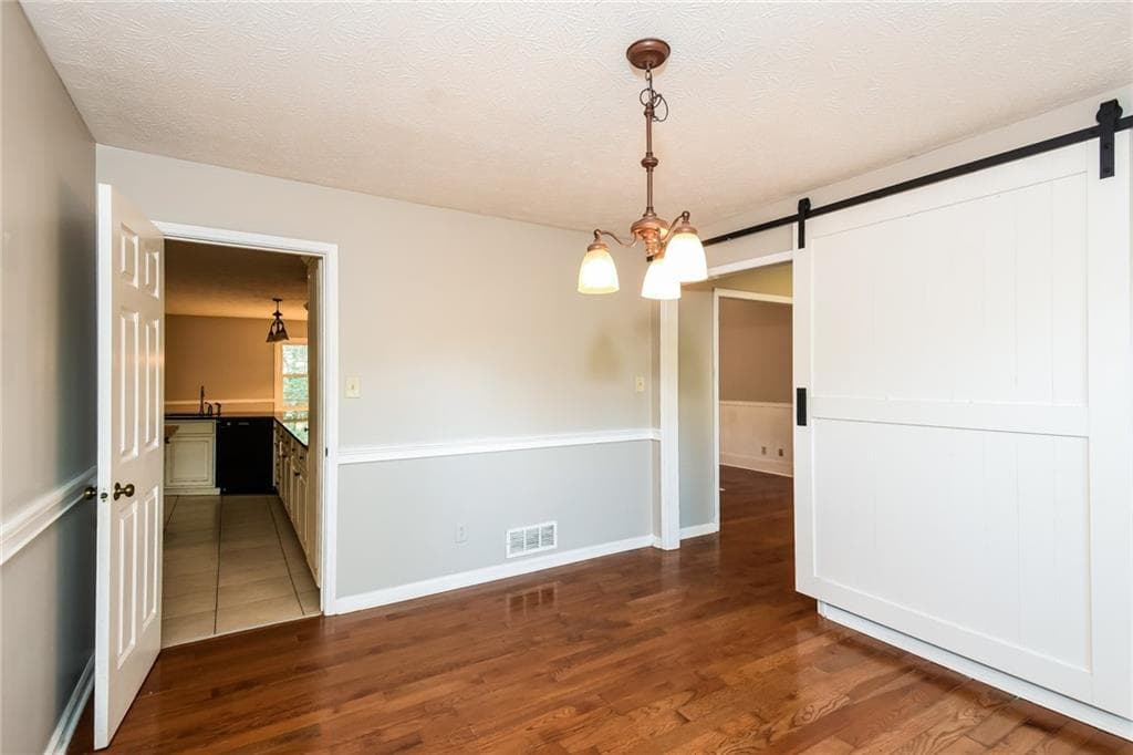 4 bedroom, 2 bathroom, 2,422 sq ft single family residence under contract at 3305 Kelly Glen Court, Dacula, GA 30019 — photo 10