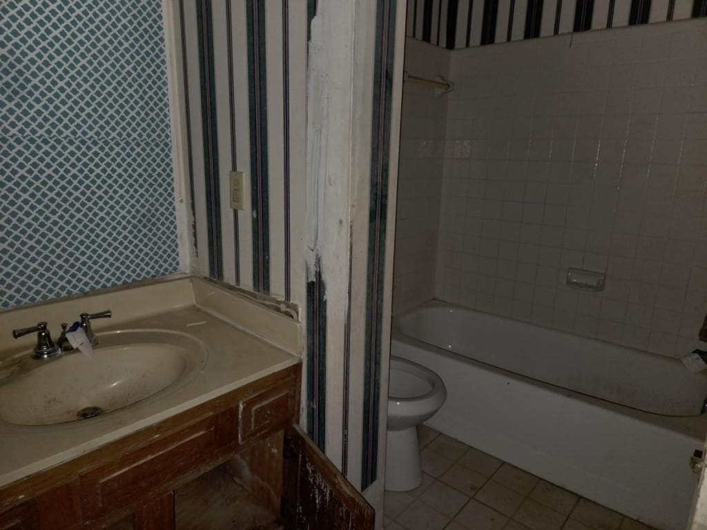 2 bedroom, 2 bathroom, 1,238 sq ft condominium for sale at 9460 Cypress Lane, Jonesboro, GA 30238 — photo 9