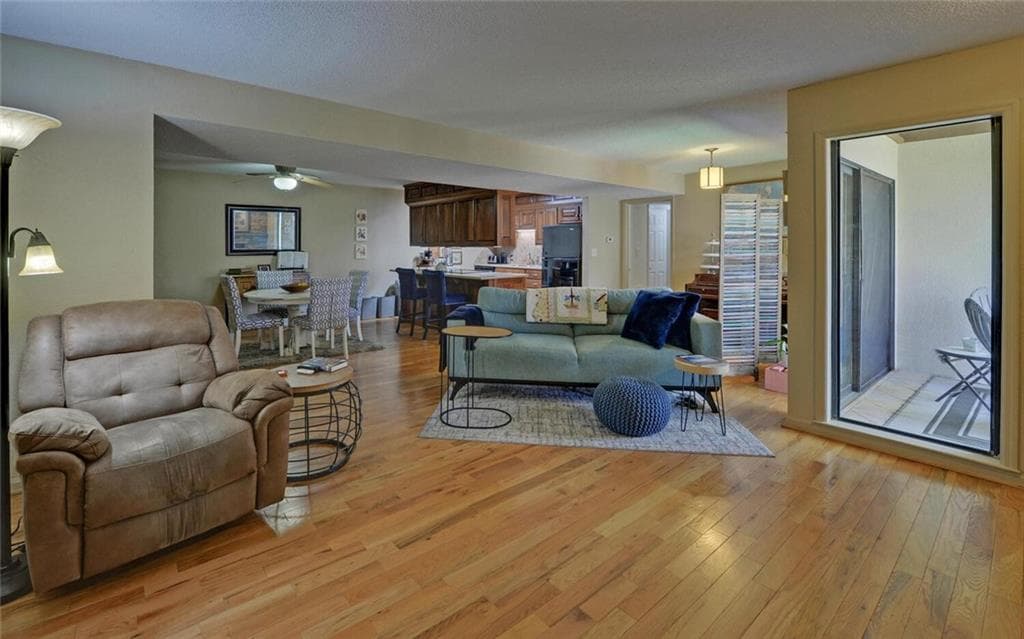 3 bedroom, 2 bathroom, 1,548 sq ft condominium for sale at 605 Candler Street Bldg C Unit #3, Gainesville, GA 30501 — photo 2