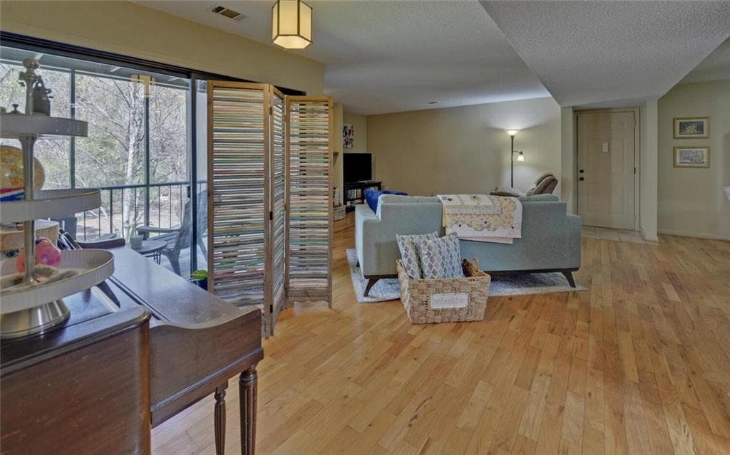 3 bedroom, 2 bathroom, 1,548 sq ft condominium for sale at 605 Candler Street Bldg C Unit #3, Gainesville, GA 30501 — photo 3