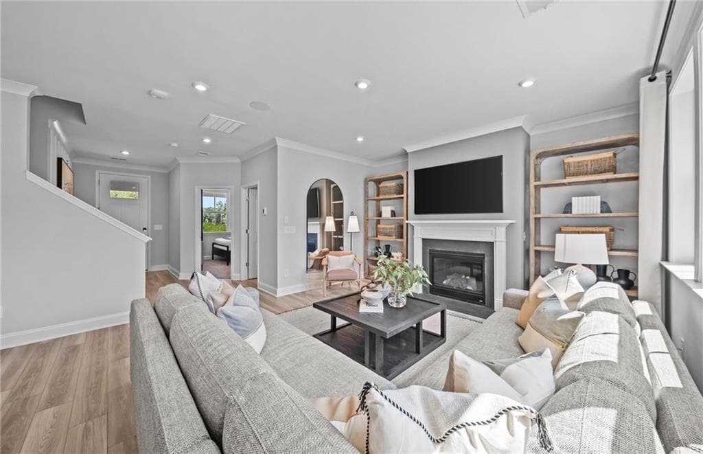 4 bedroom, 3 bathroom, 2,266 sq ft single family residence under contract at 4432 Karenwood Circle, Powder Springs, GA 30127 — photo 6