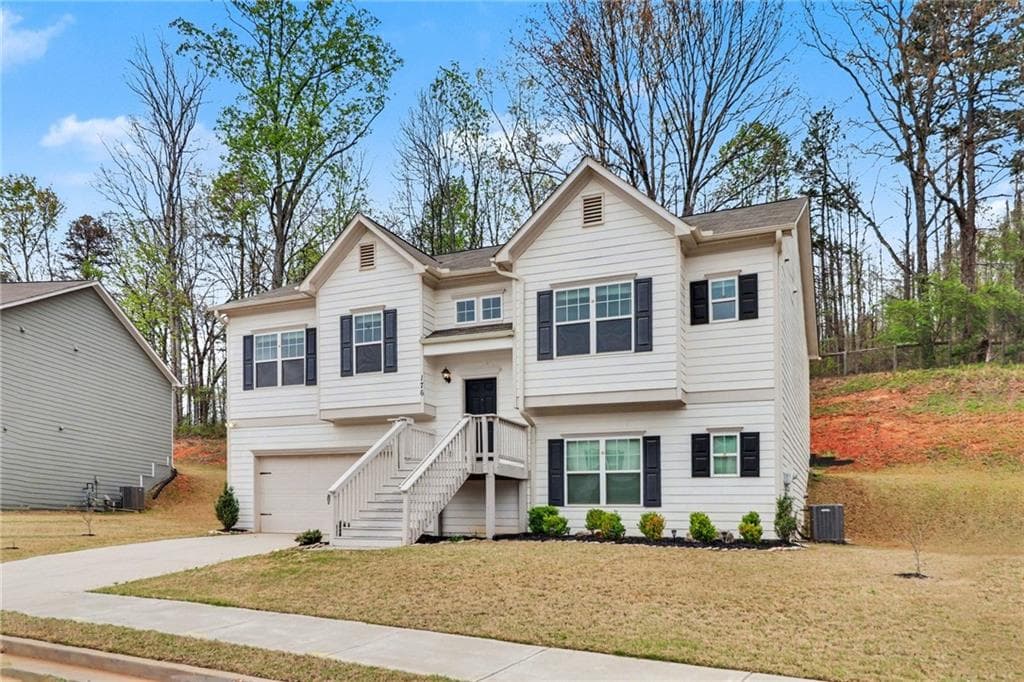 3 bedroom, 2 bathroom, 2,637 sq ft single family residence under contract at 176 Malbone Street, Cartersville, GA 30120 — photo 3