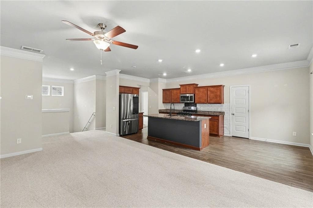 3 bedroom, 2 bathroom, 2,637 sq ft single family residence under contract at 176 Malbone Street, Cartersville, GA 30120 — photo 6