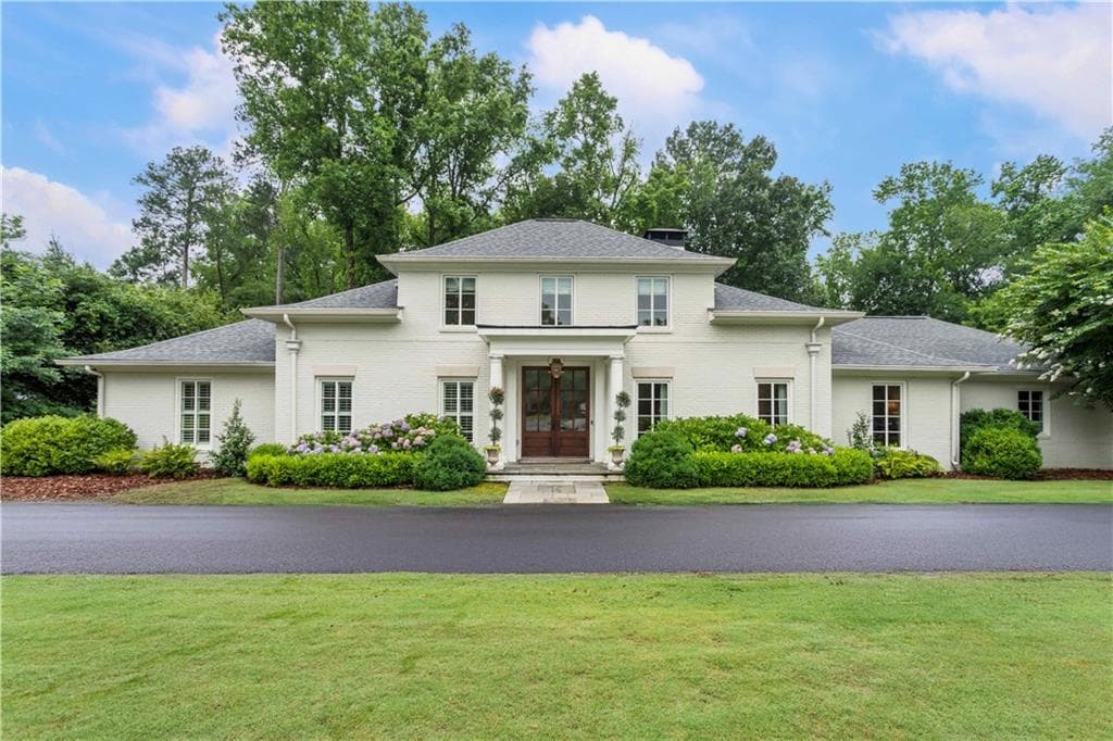 5 bedroom, 6 bathroom, 4,733 sq ft single family residence sold at 3798 Castlegate Drive, Atlanta, GA 30327