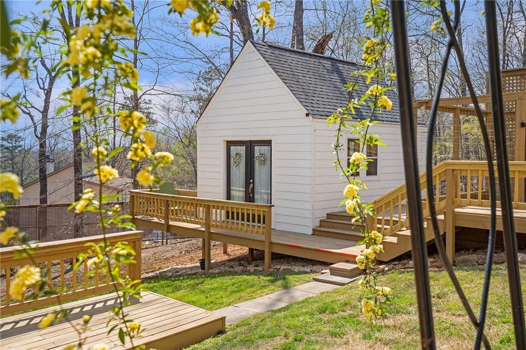 3 bedroom, 3 bathroom, 2,544 sq ft single family residence for sale at 5234 Laurel Lane, Gainesville, GA 30506 — photo 9