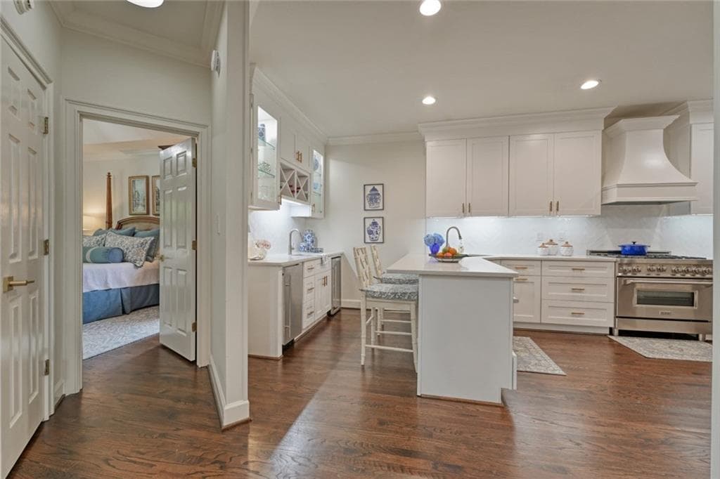 3 bedroom, 3 bathroom, 3,076 sq ft single family residence under contract at 155 Oakpark Court, Mcdonough, GA 30253 — photo 6
