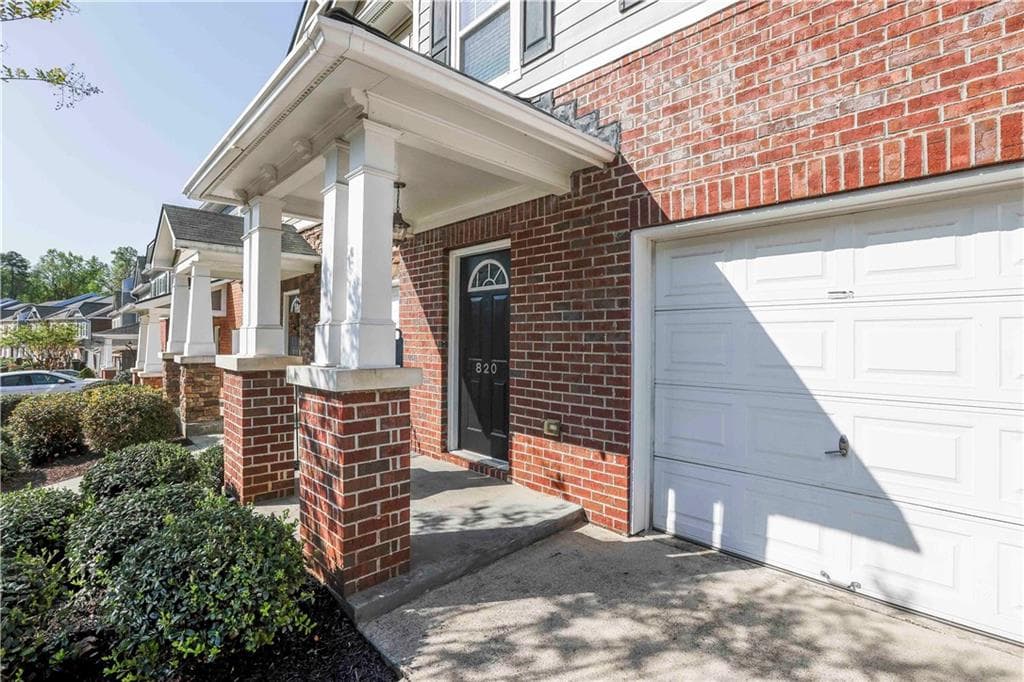 2 bedroom, 3 bathroom, 1,511 sq ft condominium for sale at 820 Tulip Poplar Way, Lawrenceville, GA 30044 — photo 2