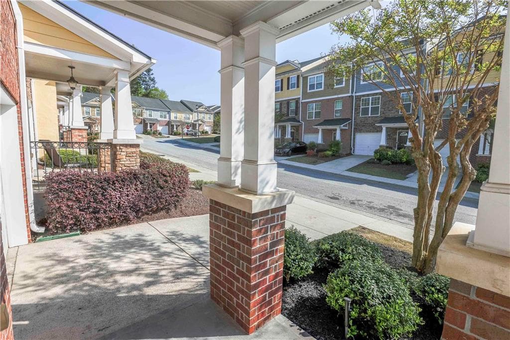 2 bedroom, 3 bathroom, 1,511 sq ft condominium for sale at 820 Tulip Poplar Way, Lawrenceville, GA 30044 — photo 3