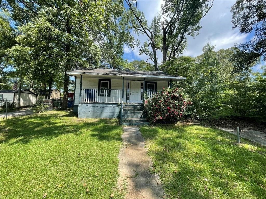 3 bedroom, 1 bathroom, 880 sq ft single family residence for sale at 1199 Warfield Street, Atlanta, GA 30318 — photo 3