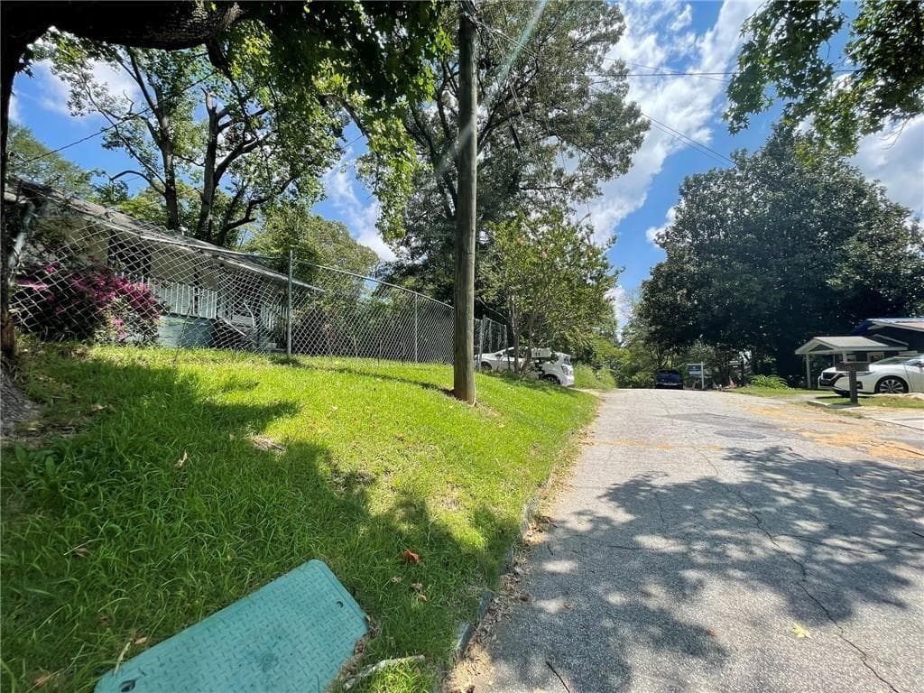 3 bedroom, 1 bathroom, 880 sq ft single family residence for sale at 1199 Warfield Street, Atlanta, GA 30318 — photo 5