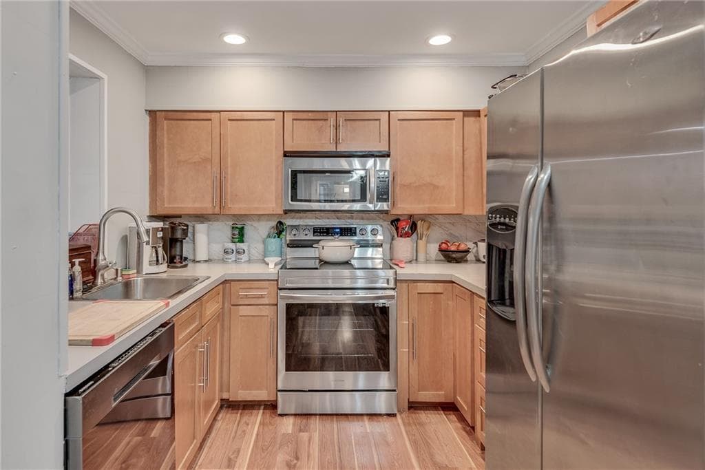 1 bedroom, 1 bathroom, 768 sq ft condominium for sale at 3083 Colonial Way M, Atlanta, GA 30341 — photo 9