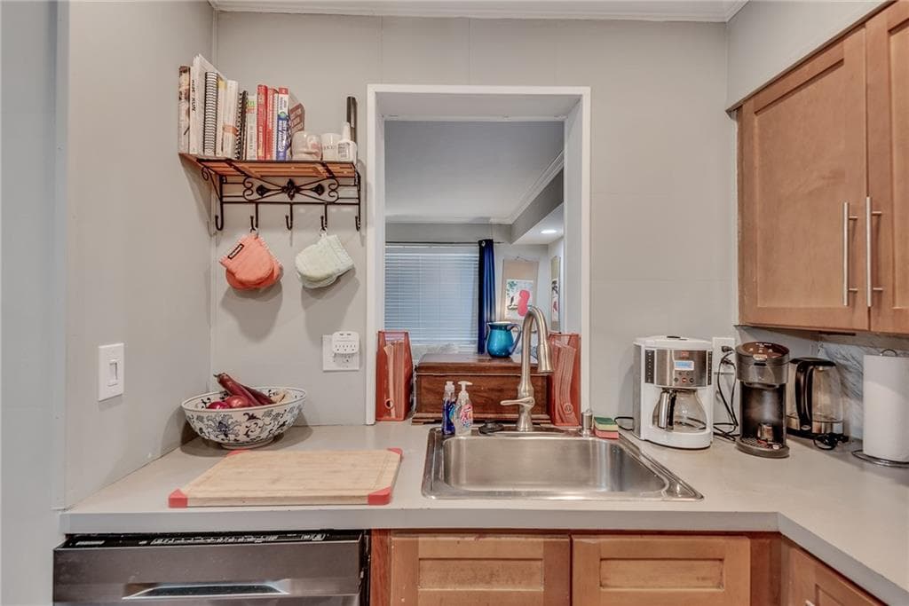 1 bedroom, 1 bathroom, 768 sq ft condominium for sale at 3083 Colonial Way M, Atlanta, GA 30341 — photo 10