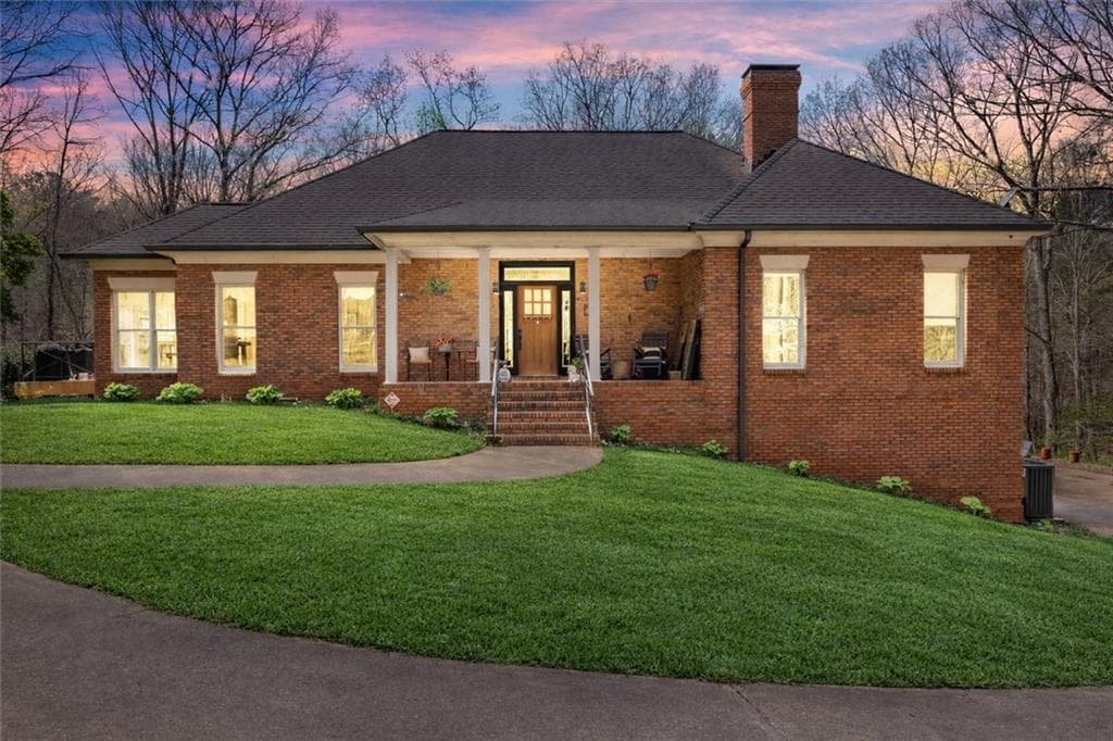 3 bedroom, 4 bathroom, 3,905 sq ft single family residence for sale at 3880 Fern Springs Lane, Douglasville, GA 30135 — photo 2