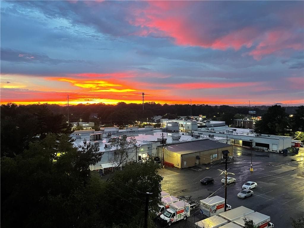 1 bedroom, 1 bathroom, 760 sq ft condominium sold at 300 Johnson Ferry Road B605, Atlanta, GA 30328