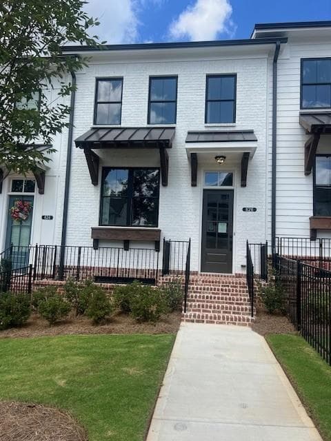 3 bedroom, 4 bathroom, 1,978 sq ft townhouse sold at 654 Skytop Drive 146, Cumming, GA 30040