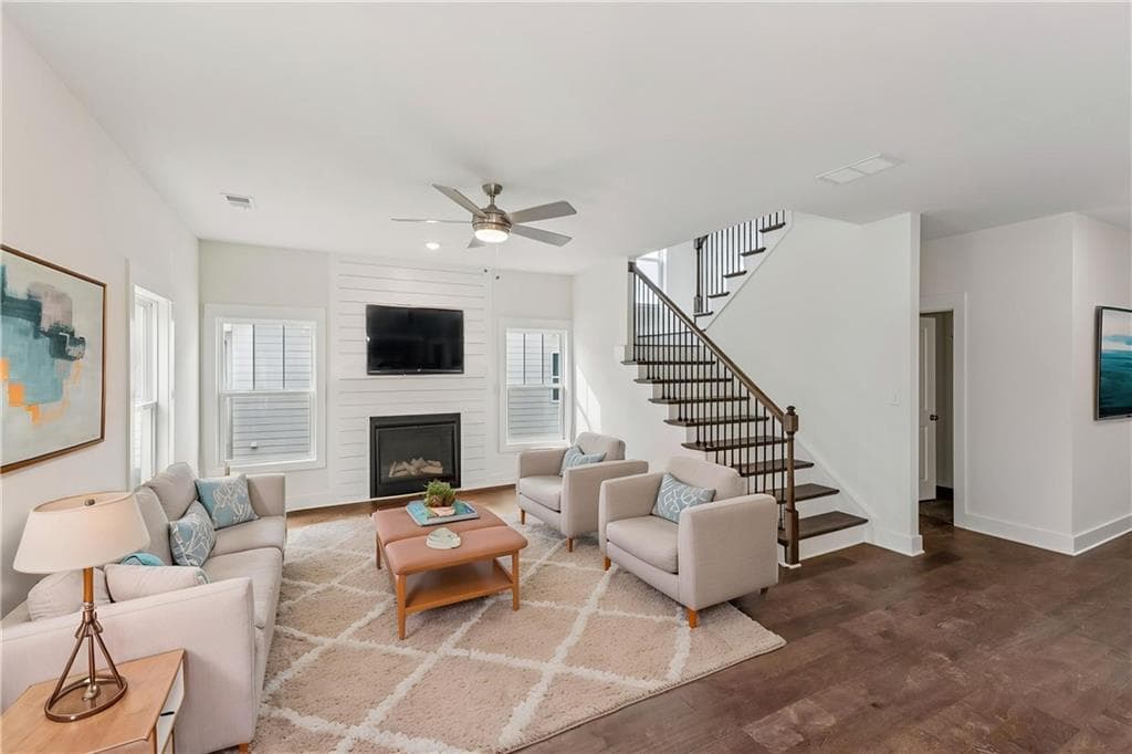 5 bedroom, 4 bathroom, 2,688 sq ft single family residence under contract at 2637 Mills Bend, Decatur, GA 30034 — photo 3