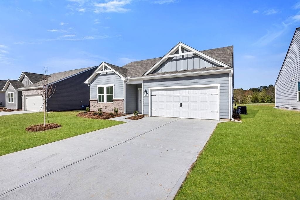 3 bedroom, 2 bathroom, 1,377 sq ft single family residence for sale at 167 Sweet Water Lane, Rome, GA 30161 — photo 2