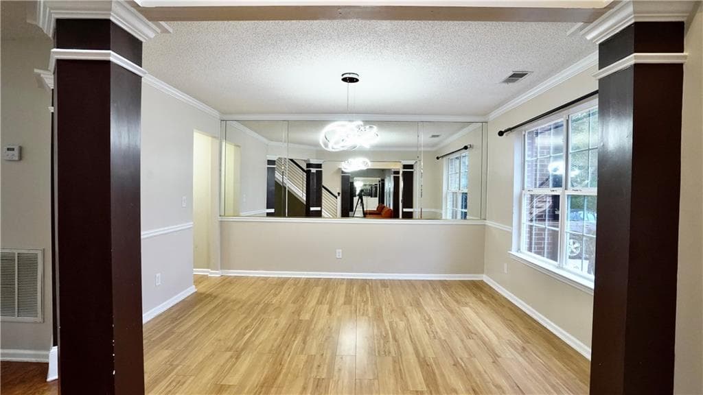 4 bedroom, 4 bathroom, 3,376 sq ft single family residence under contract at 5004 Owen Mill Trail, Stone Mountain, GA 30083 — photo 7