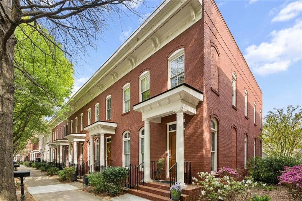 3 bedroom, 4 bathroom, 2,165 sq ft townhouse sold at 849 Inman Village Parkway, Atlanta, GA 30307