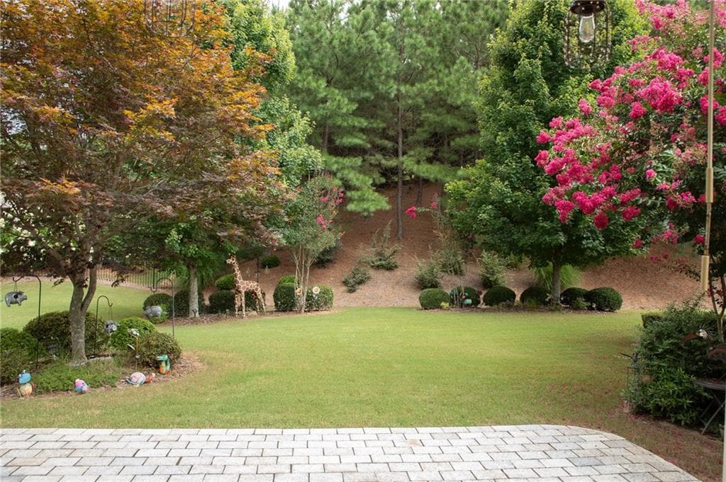 3 bedroom, 3 bathroom, 2,014 sq ft single family residence for sale at 3541 Cresswind Parkway, Gainesville, GA 30504 — photo 3