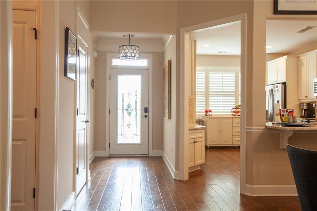 3 bedroom, 3 bathroom, 2,014 sq ft single family residence for sale at 3541 Cresswind Parkway, Gainesville, GA 30504 — photo 4