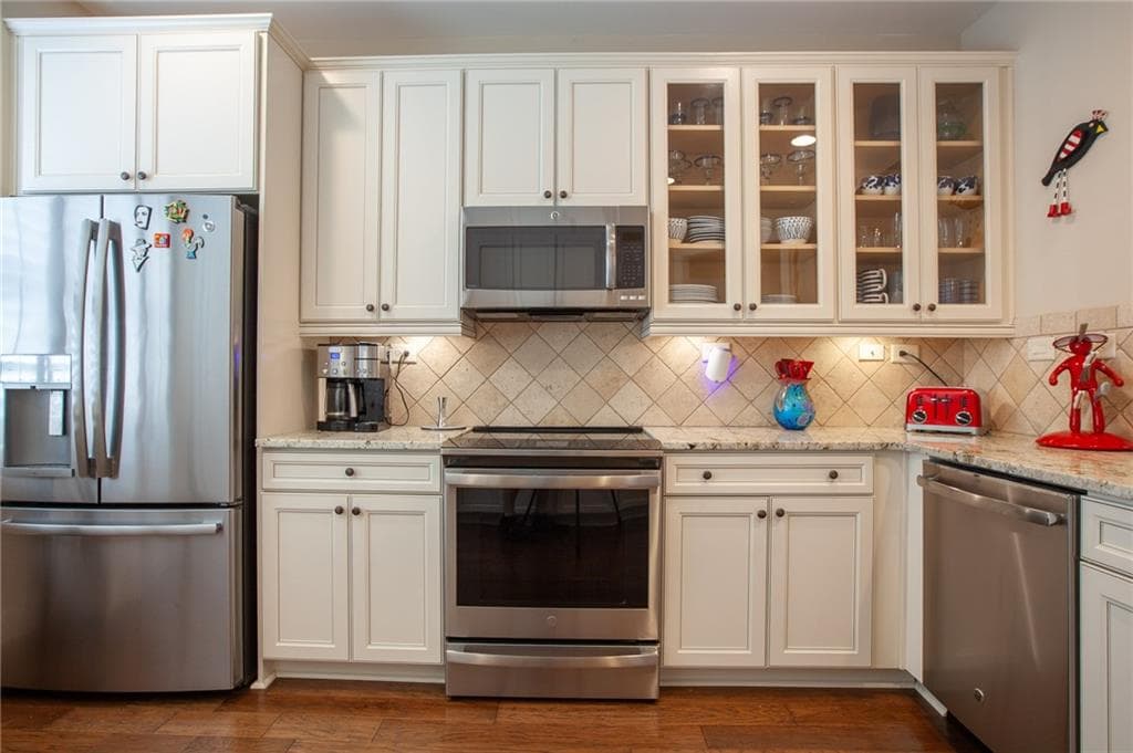3 bedroom, 3 bathroom, 2,014 sq ft single family residence for sale at 3541 Cresswind Parkway, Gainesville, GA 30504 — photo 6