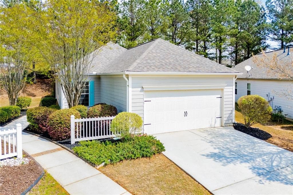 240 River Meadow Drive, LaGrange, GA 30241 — most recent listing photo