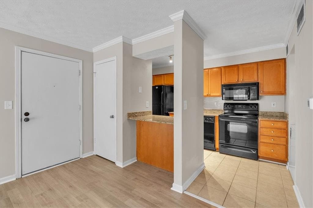 1 bedroom, 1 bathroom, 625 sq ft condominium for sale at 3160 Seven Pines Court 105, Atlanta, GA 30339 — photo 4