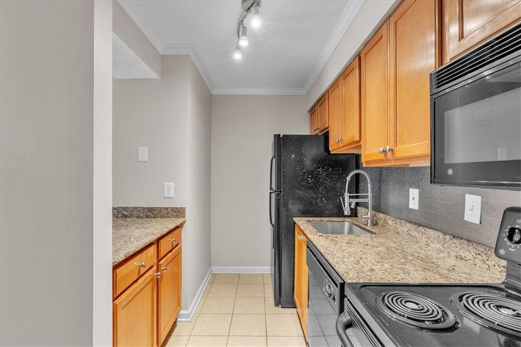 1 bedroom, 1 bathroom, 625 sq ft condominium for sale at 3160 Seven Pines Court 105, Atlanta, GA 30339 — photo 5