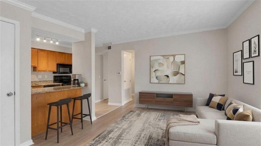 1 bedroom, 1 bathroom, 625 sq ft condominium for sale at 3160 Seven Pines Court 105, Atlanta, GA 30339 — photo 2