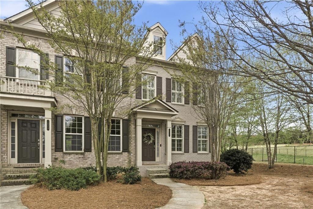 3 bedroom, 4 bathroom, 2,234 sq ft townhouse sold at 2631 Kenwood Glen Terrace, Atlanta, GA 30340