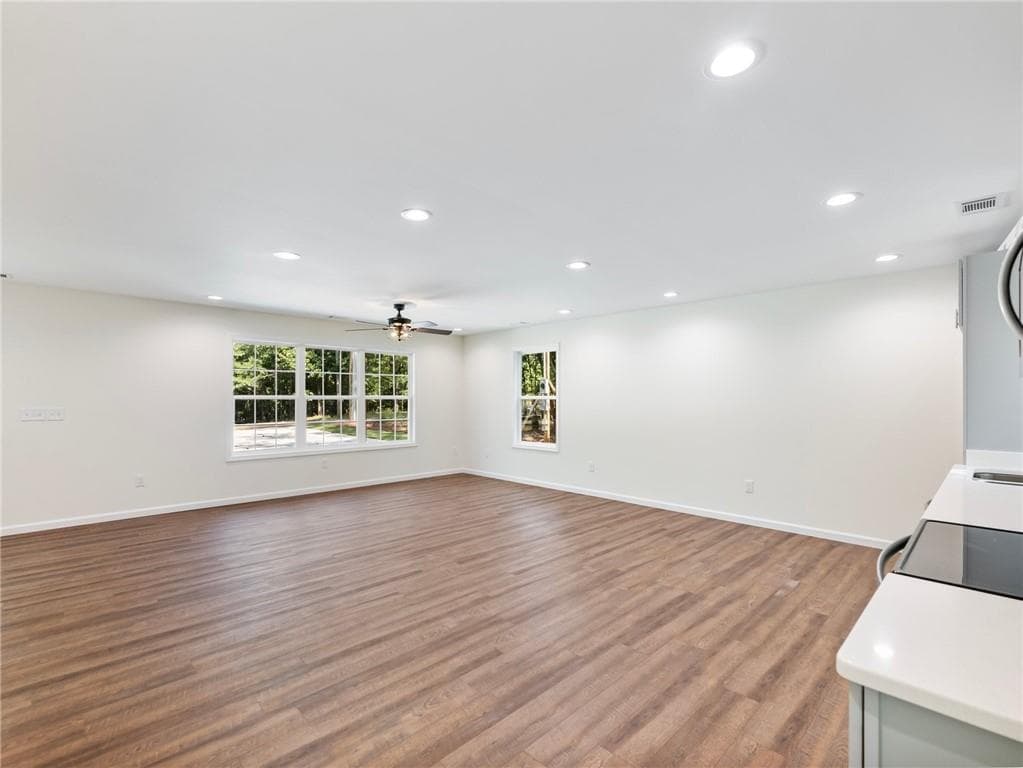 2 bedroom, 2 bathroom, 1,008 sq ft single family residence for sale at 8079 Beachwood Drive, Murrayville, GA 30564 — photo 9