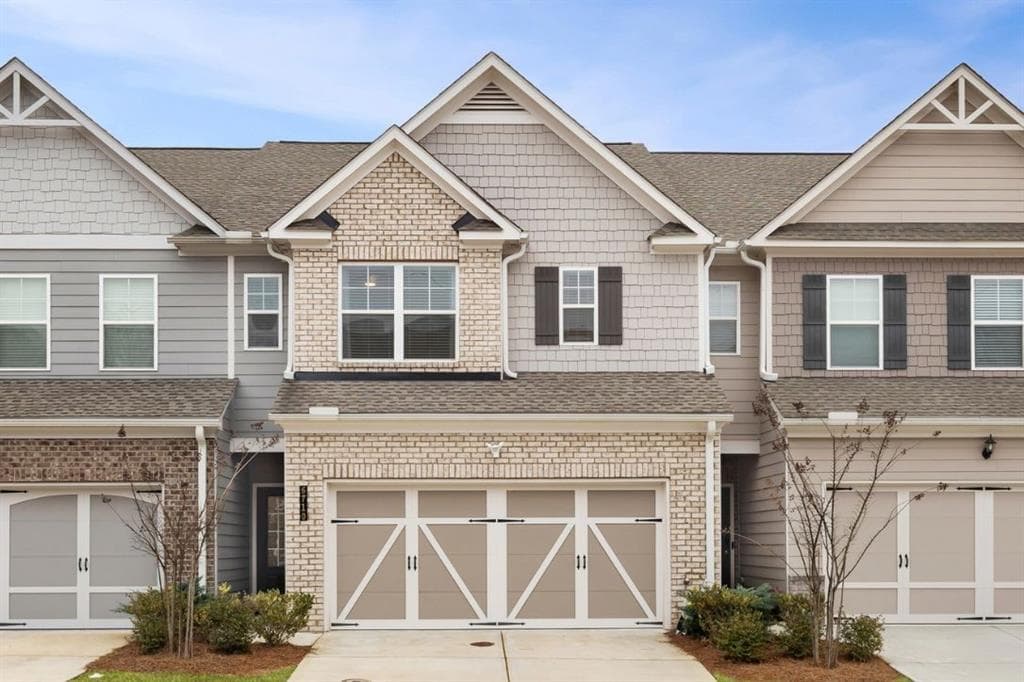 3 bedroom, 3 bathroom, 1,844 sq ft townhouse sold at 6710 Cedar Glen Road, Atlanta, GA 30360