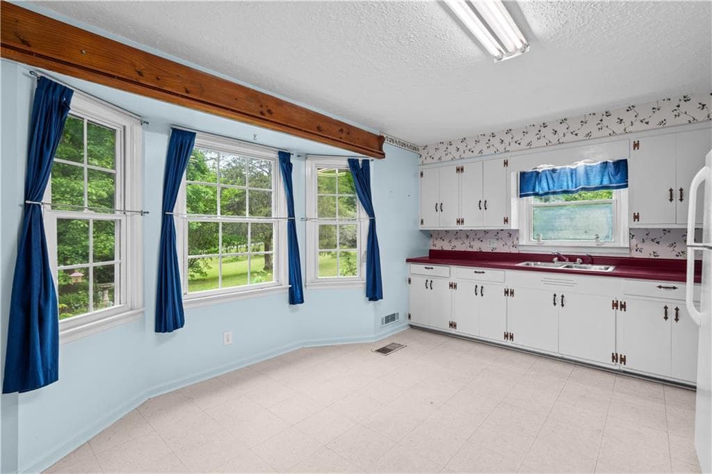 4 bedroom, 3 bathroom, 2,102 sq ft single family residence for sale at 768 Burwell Road, Carrollton, GA 30117 — photo 8