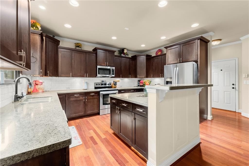 5 bedroom, 4 bathroom, 4,607 sq ft single family residence under contract at 799 Traditions Way, Jefferson, GA 30549 — photo 8