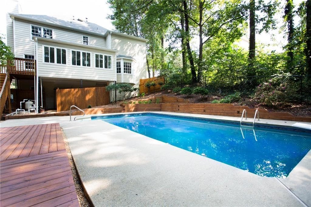 5 bedroom, 4 bathroom, 2,570 sq ft single family residence under contract at 2418 Stockton Drive, Marietta, GA 30066 — photo 9