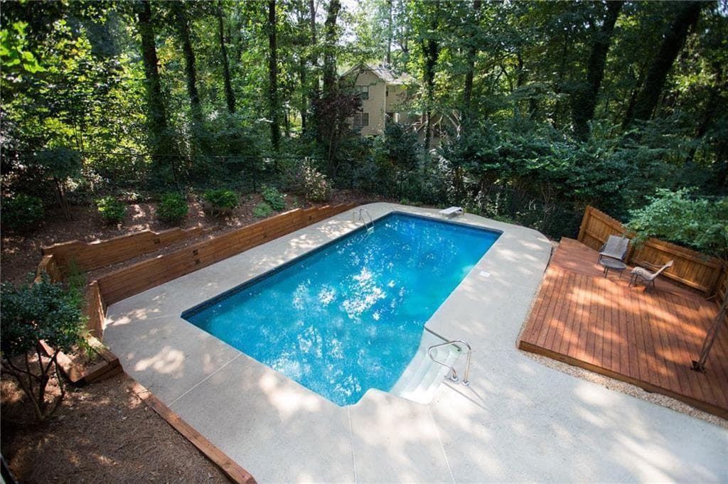 5 bedroom, 4 bathroom, 2,570 sq ft single family residence under contract at 2418 Stockton Drive, Marietta, GA 30066 — photo 8
