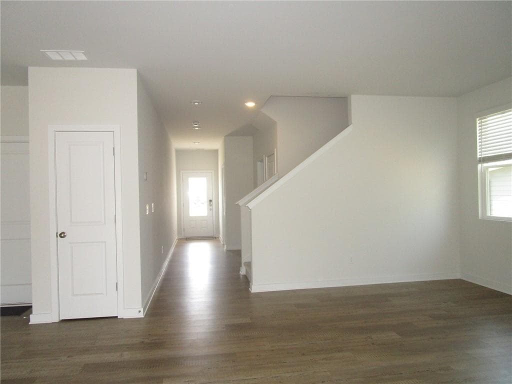4 bedroom, 3 bathroom single family residence for rent at 5234 Mulberry Creek Way, Gainesville, GA 30542 for $2,400 a month — photo 5