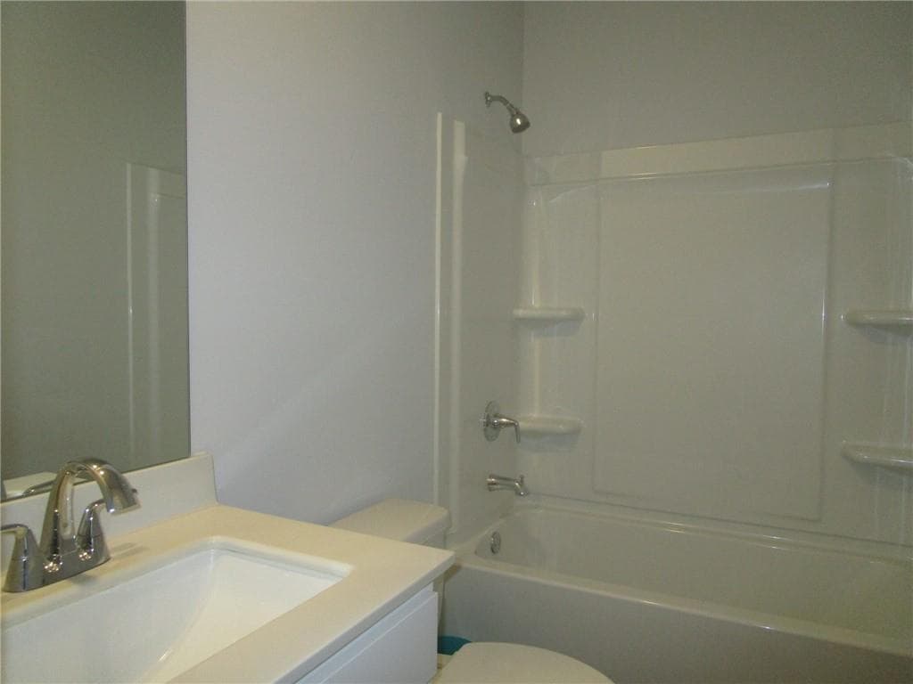 4 bedroom, 3 bathroom single family residence for rent at 5234 Mulberry Creek Way, Gainesville, GA 30542 for $2,400 a month — photo 4