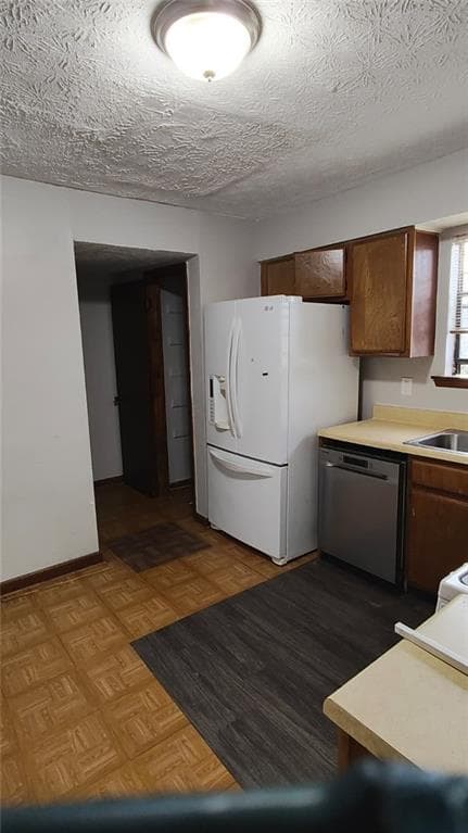 3 bedroom, 4 bathroom, 1,908 sq ft townhouse under contract at 860 Brandy Oaks Lane, Stone Mountain, GA 30088 — photo 2