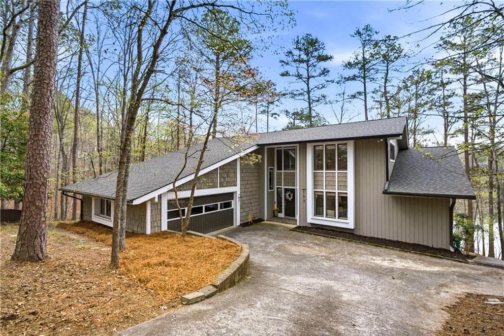 4 bedroom, 4 bathroom, 3,176 sq ft single family residence for sale at 117 Klamath Court, Waleska, GA 30183 — photo 2