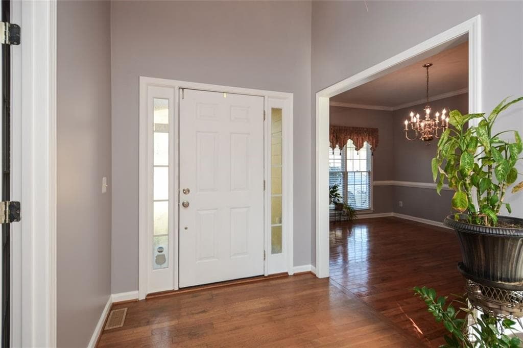5 bedroom, 4 bathroom, 2,419 sq ft single family residence under contract at 5045 Southern Trace Drive, Gainesville, GA 30504 — photo 8