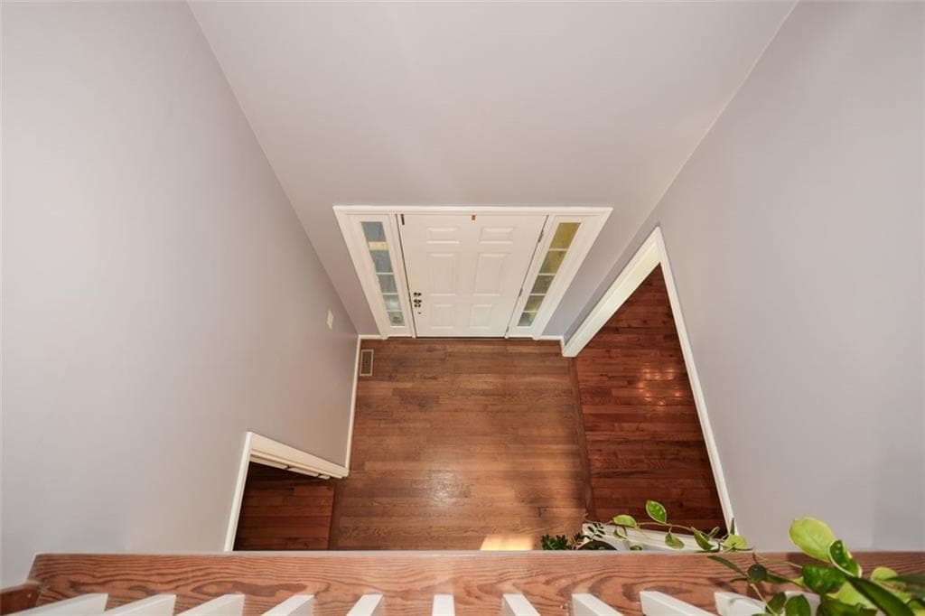 5 bedroom, 4 bathroom, 2,419 sq ft single family residence under contract at 5045 Southern Trace Drive, Gainesville, GA 30504 — photo 10