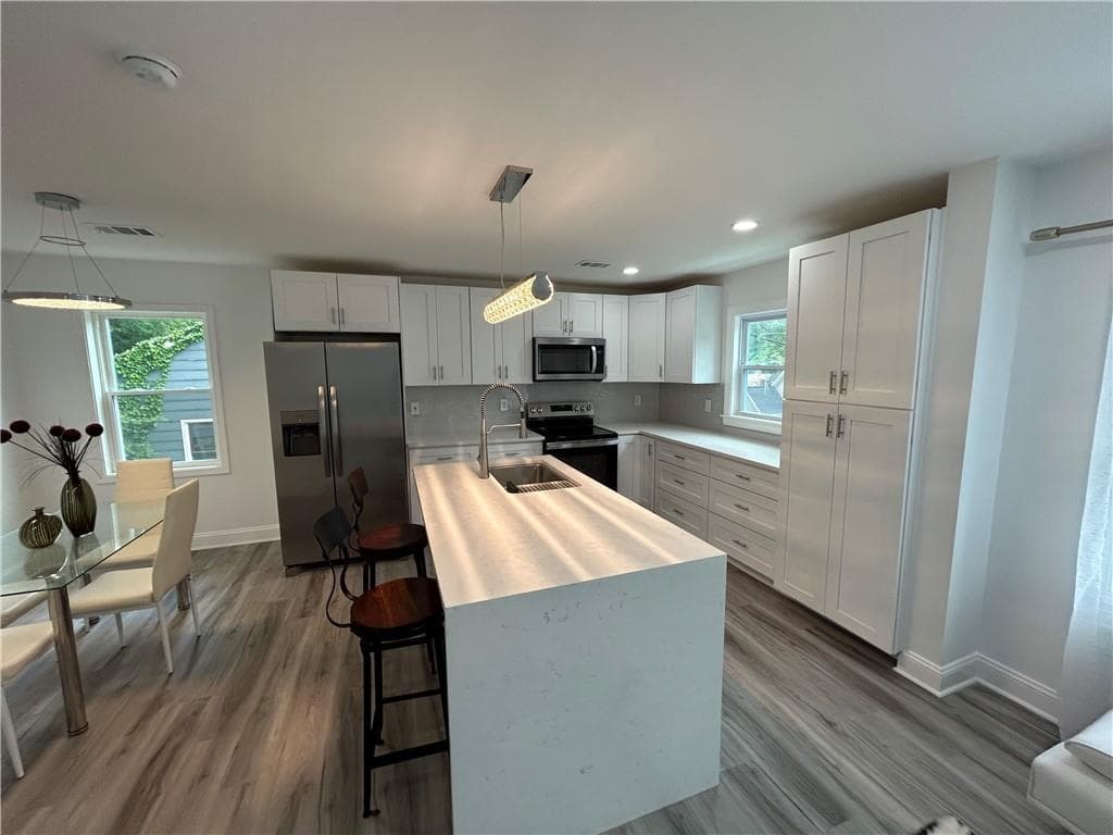 3 bedroom, 2 bathroom, 1,115 sq ft single family residence under contract at 876 Pinehurst Terrace, Atlanta, GA 30310 — photo 5