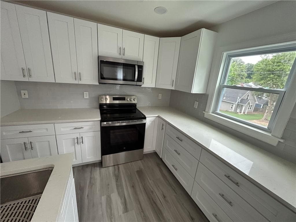 3 bedroom, 2 bathroom, 1,115 sq ft single family residence under contract at 876 Pinehurst Terrace, Atlanta, GA 30310 — photo 7