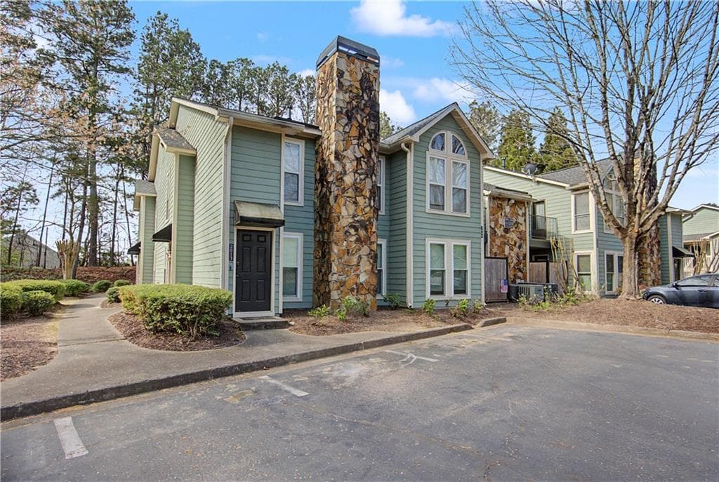 2011 Canyon Point Circle, Roswell, GA 30076 — most recent listing photo