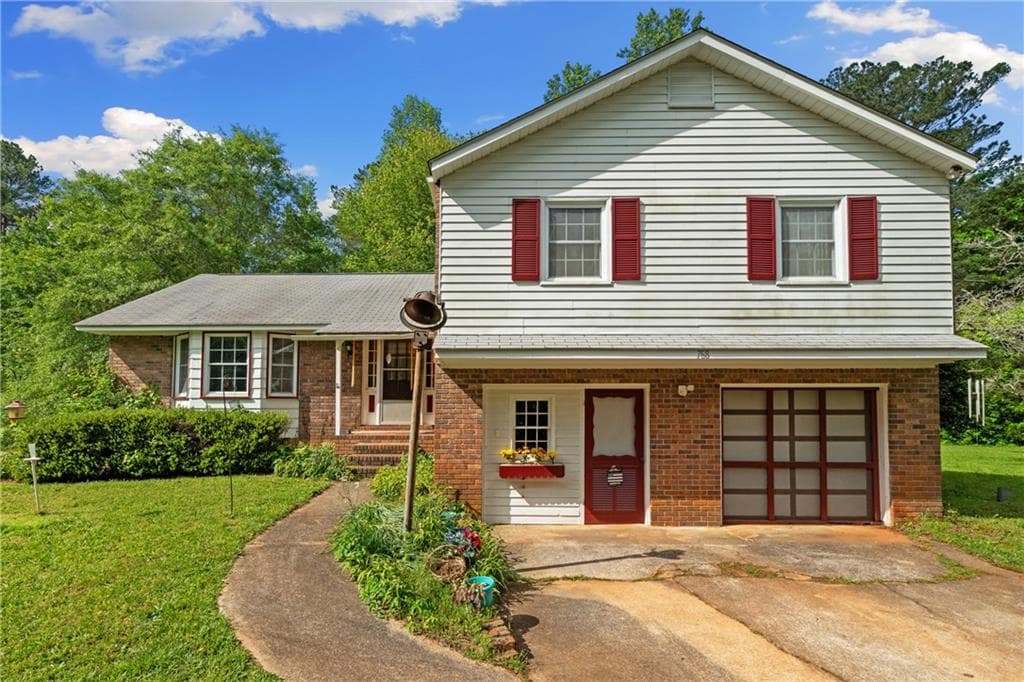 4 bedroom, 3 bathroom, 2,102 sq ft single family residence for sale at 768 Burwell Road, Carrollton, GA 30117 — photo 3